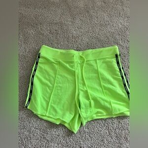Women’s No Boundaries Neon Green Long Shorts Size Large 11-13 NWOT